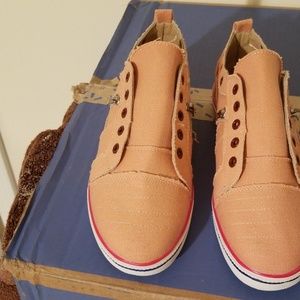 Loafers/ tennis shoes